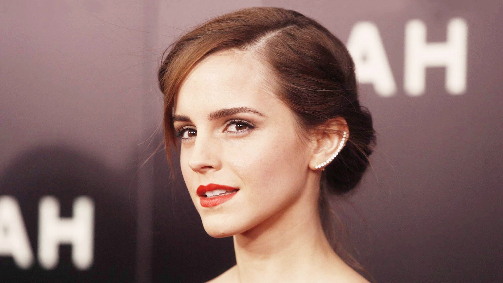 绿茵与硬木,两种统治,一种心跳