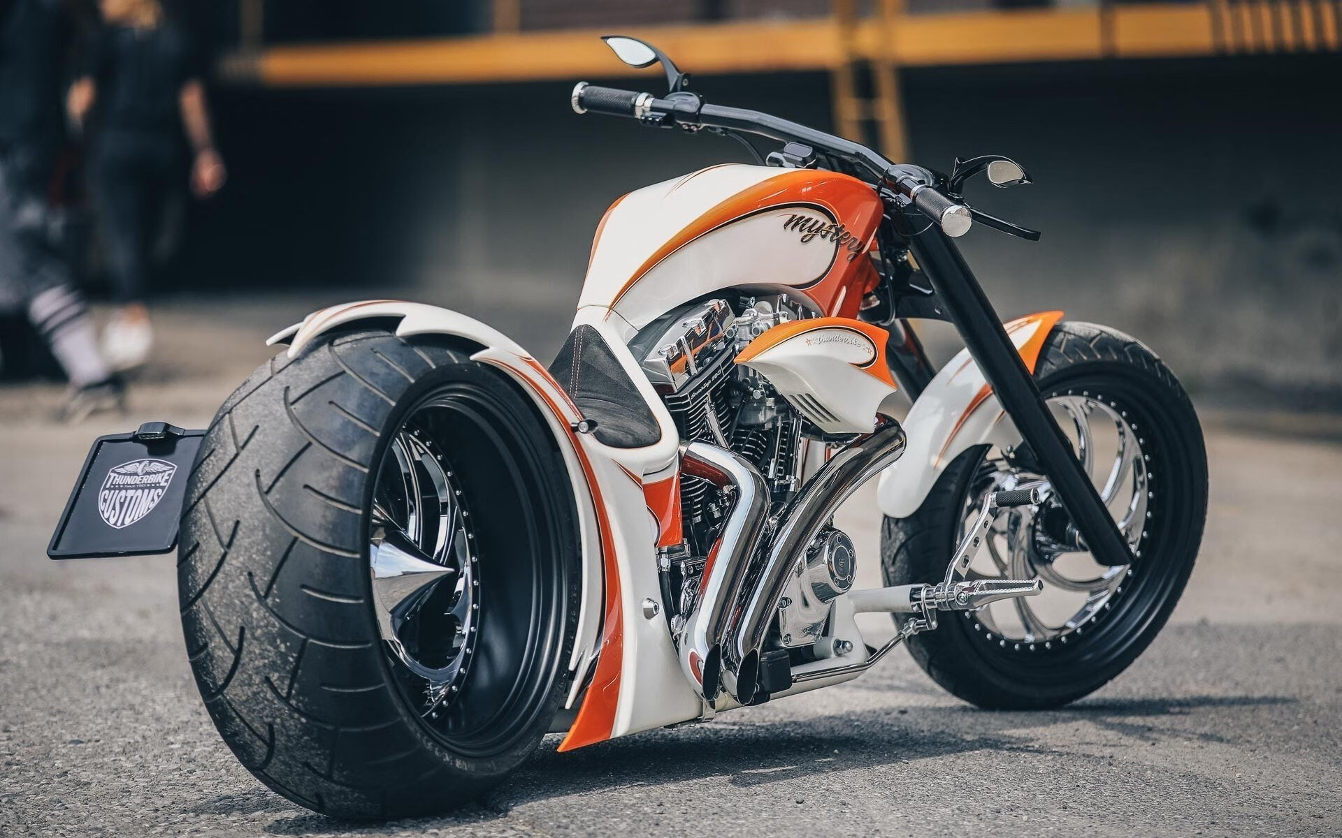 欧冠淘汰赛之夜，当英格拉姆化身绿茵交响乐的终极指挥家