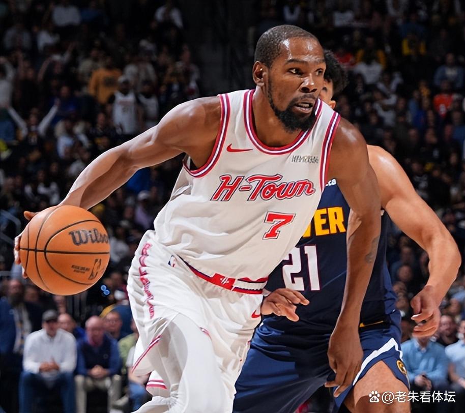 年度焦点之战焦点战，活塞压制掘金